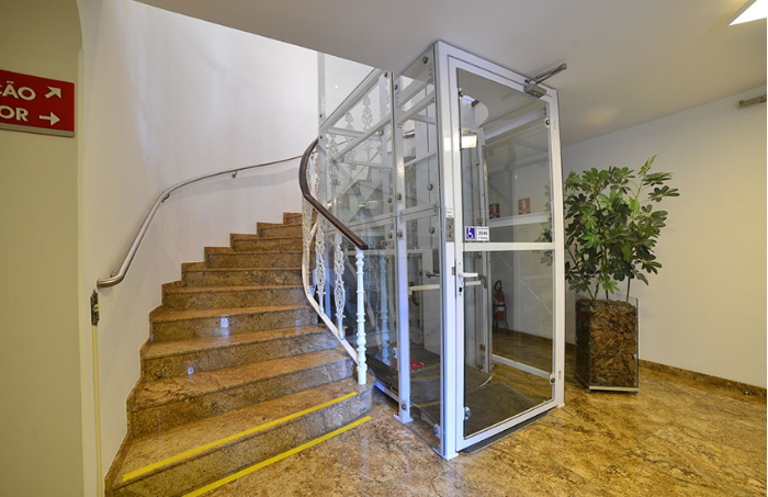 triad-varejo-elevador-de-acessibilidade2.png
